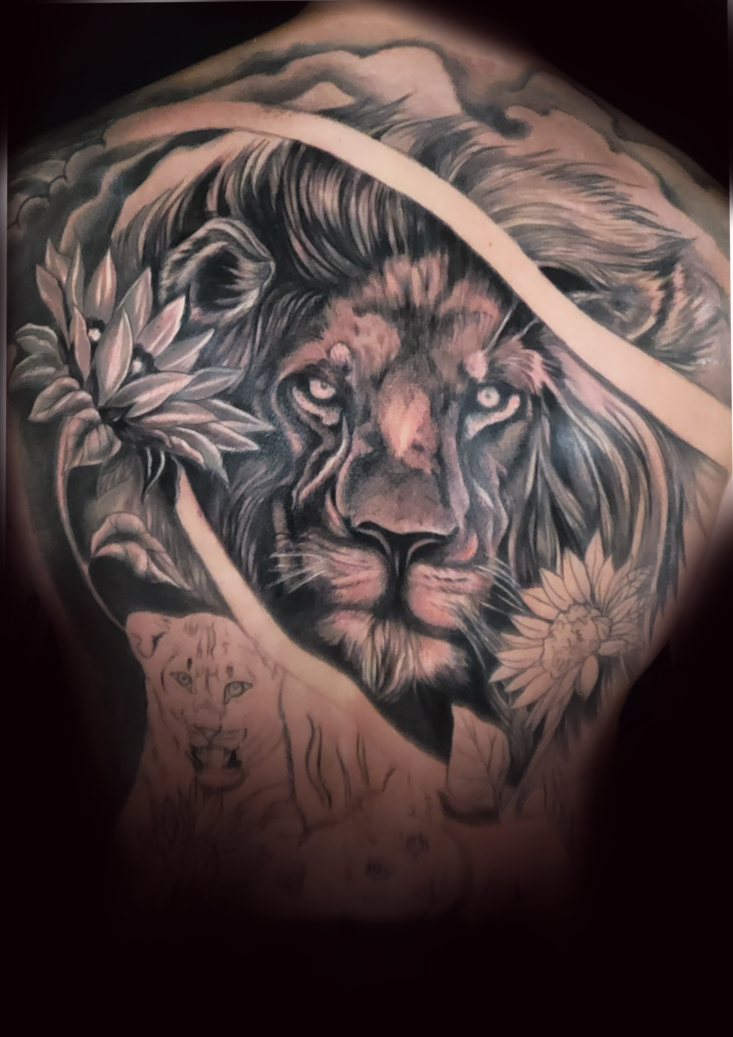Ganer Rücken Tattoo von Löwen