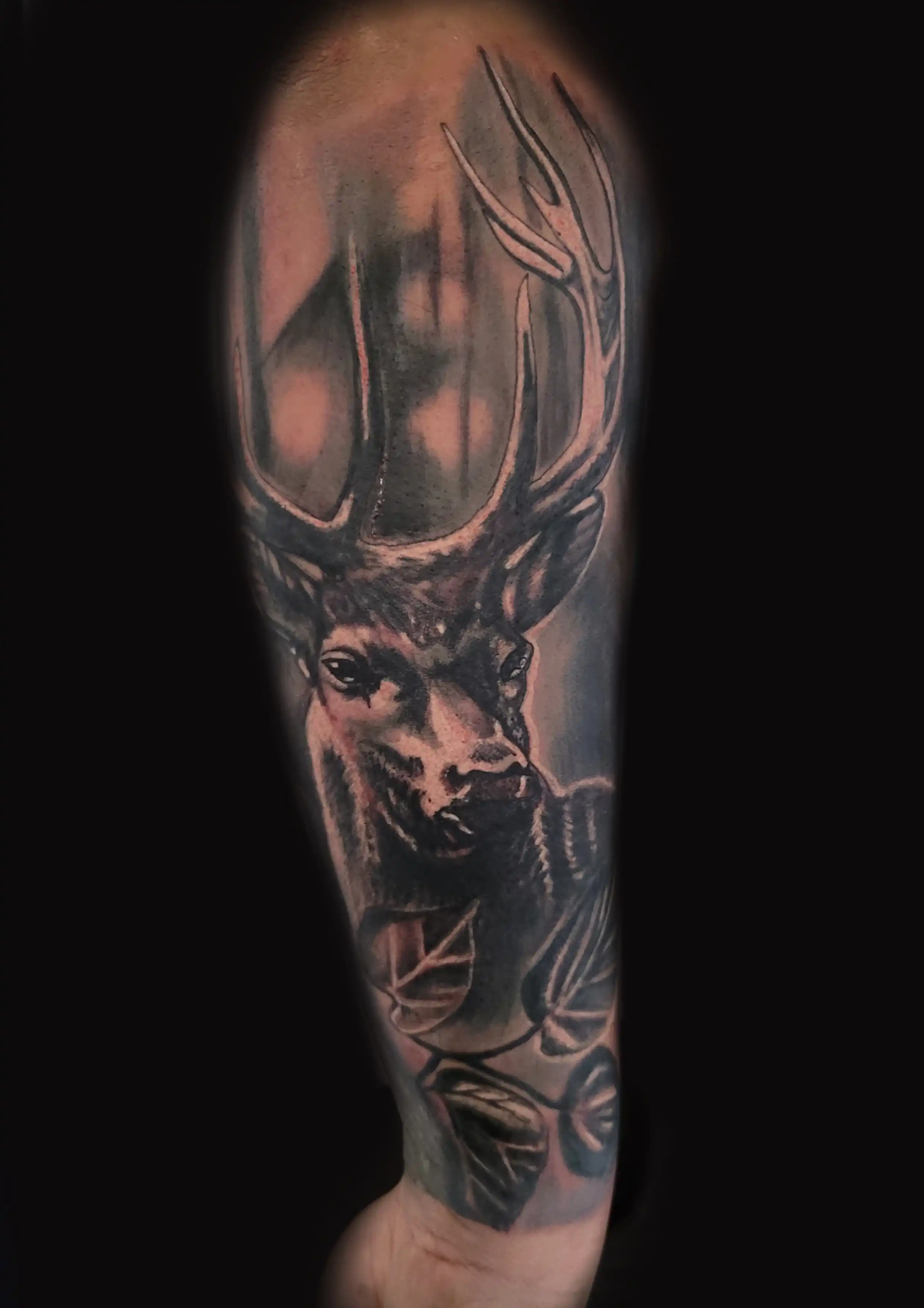 Tattoo von einem Hirsch mit Schatten
